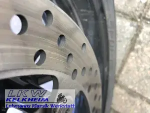 BMW F800R Scharte in der Felge durch fehlerhafte Bremsbelag-Montage