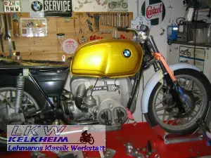 BMW R100RS mit provisorisch fixierten vorderem Alu-Kotflügel