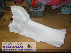 Gipsmodell des Bauraums unter dem BMW R100RS Tank