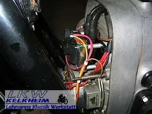 Die elektronische Zündung der BMW R50/2 von der Seite