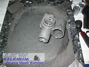 Planen des BMW R50/2 Vergaserflansch