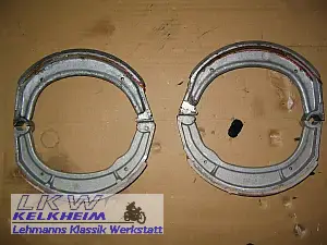 BMW R61 alte und neue Bremsbacken