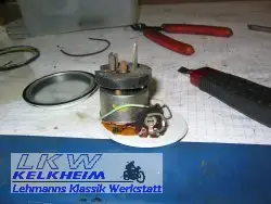 R90S Voltmeter wird eingestellt