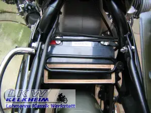 BMW R90S mit eingabauter Batteriekiste