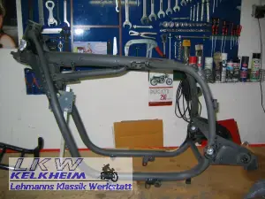 BMW R90S Lackiervorbereitung des Rahmens