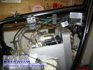BMW R90S Elektrik wird montiert