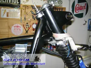 BMW R90S Gabel ist montiert