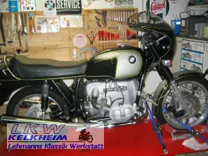 BMW R90S Die Sitzbank ist auch montiert