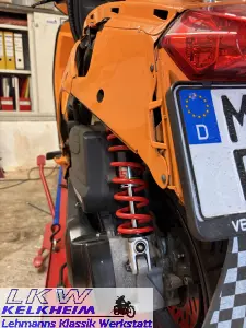 Lambretta V125 Special mit YSS Federbein