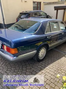 Mercedes 300SEL beim neuen Besitzer abgeliefert
