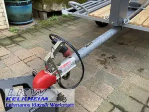 Neue Kupplung und Stecker des Saris ARBA 2000 Motorradanhängers