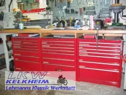 Werkbank mit Schubladenschränken