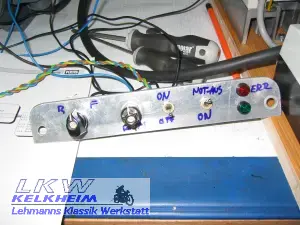 Provisorisches Bedienfeld des Frequenzumrichters für die Drehmaschine