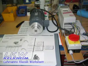 Erster Testlauf des Frequenzumrichters für die Drehmaschine